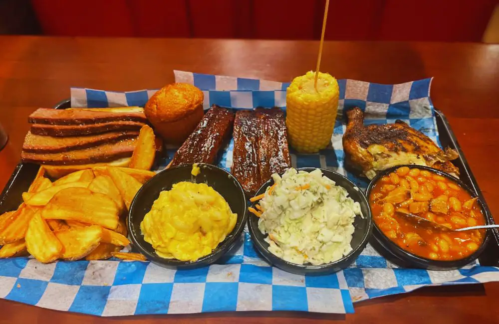 Photos for Famous Dave's