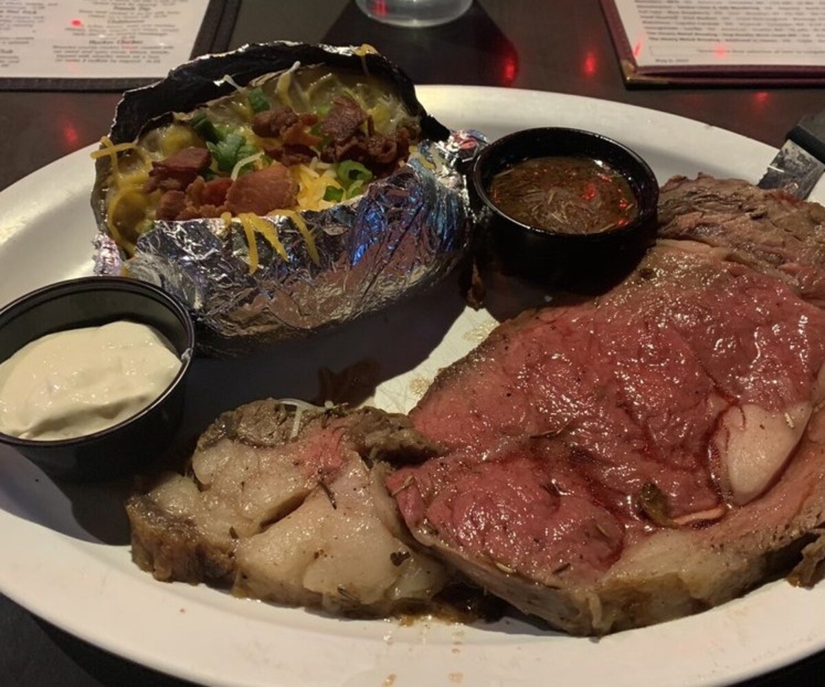 Food at Porky's Public House & Eatery located in Longview, WA.