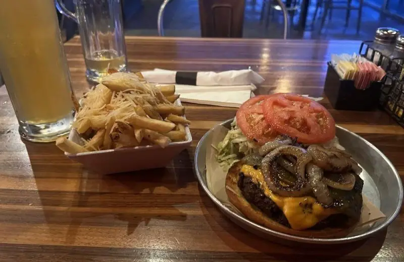 TORO BURGER BAR