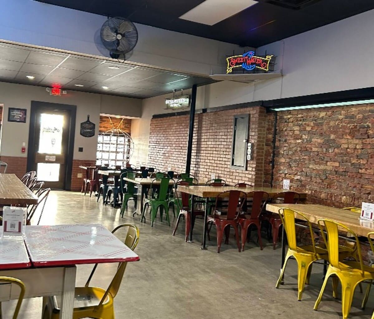 at Avalon Downtown Pizzeria located in Youngstown, OH.   