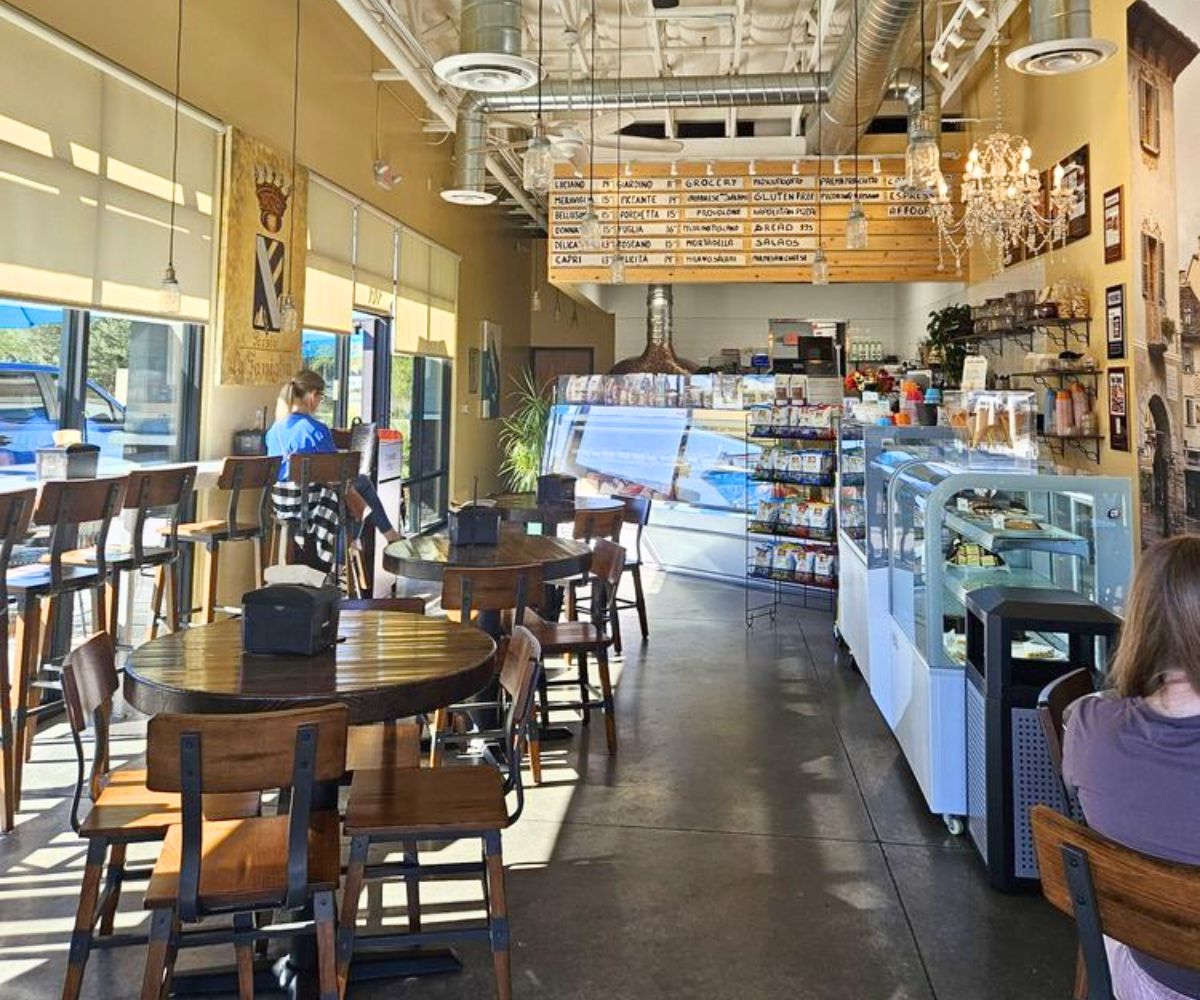 interior of Fabio On Fire | Pizzeria Italiana in Peoria, AZ