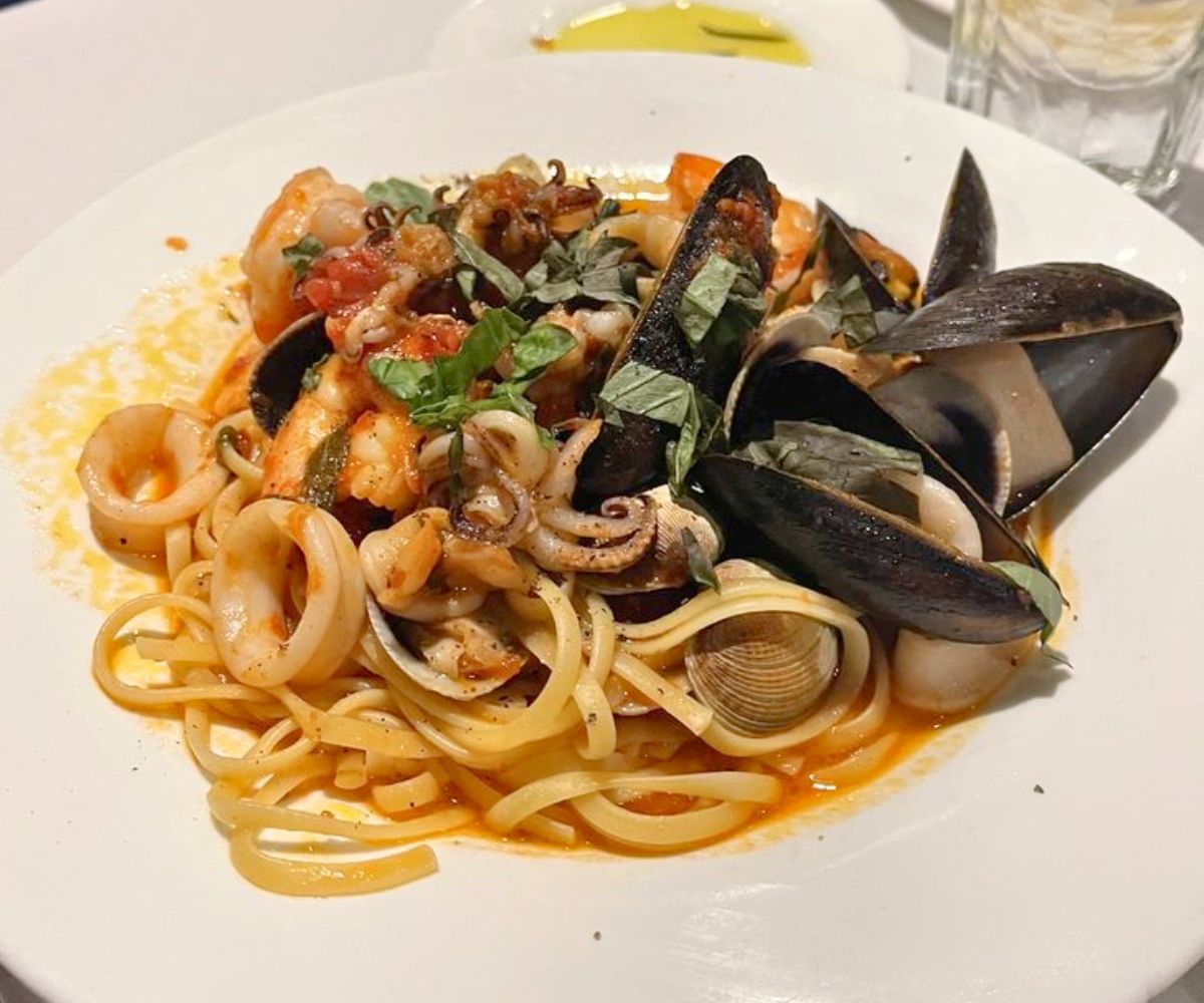 Linguini con Misto di Pesce at Cafe Silvium in Stamford, Connecticut