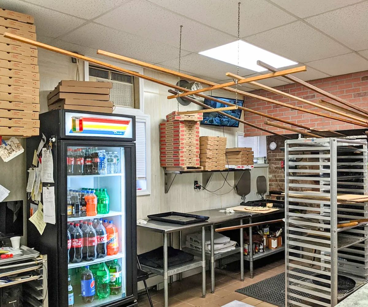 interior of Santillo's Brick Oven Pizza in Elizabeth, NJ