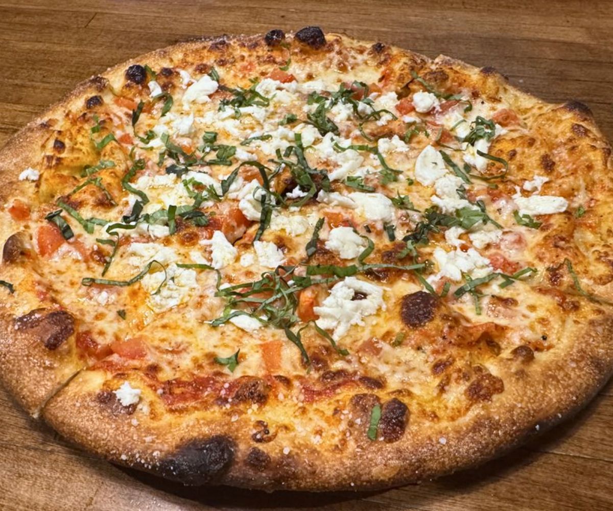 Margarita Pizza at Lopiez in Davenport, Iowa