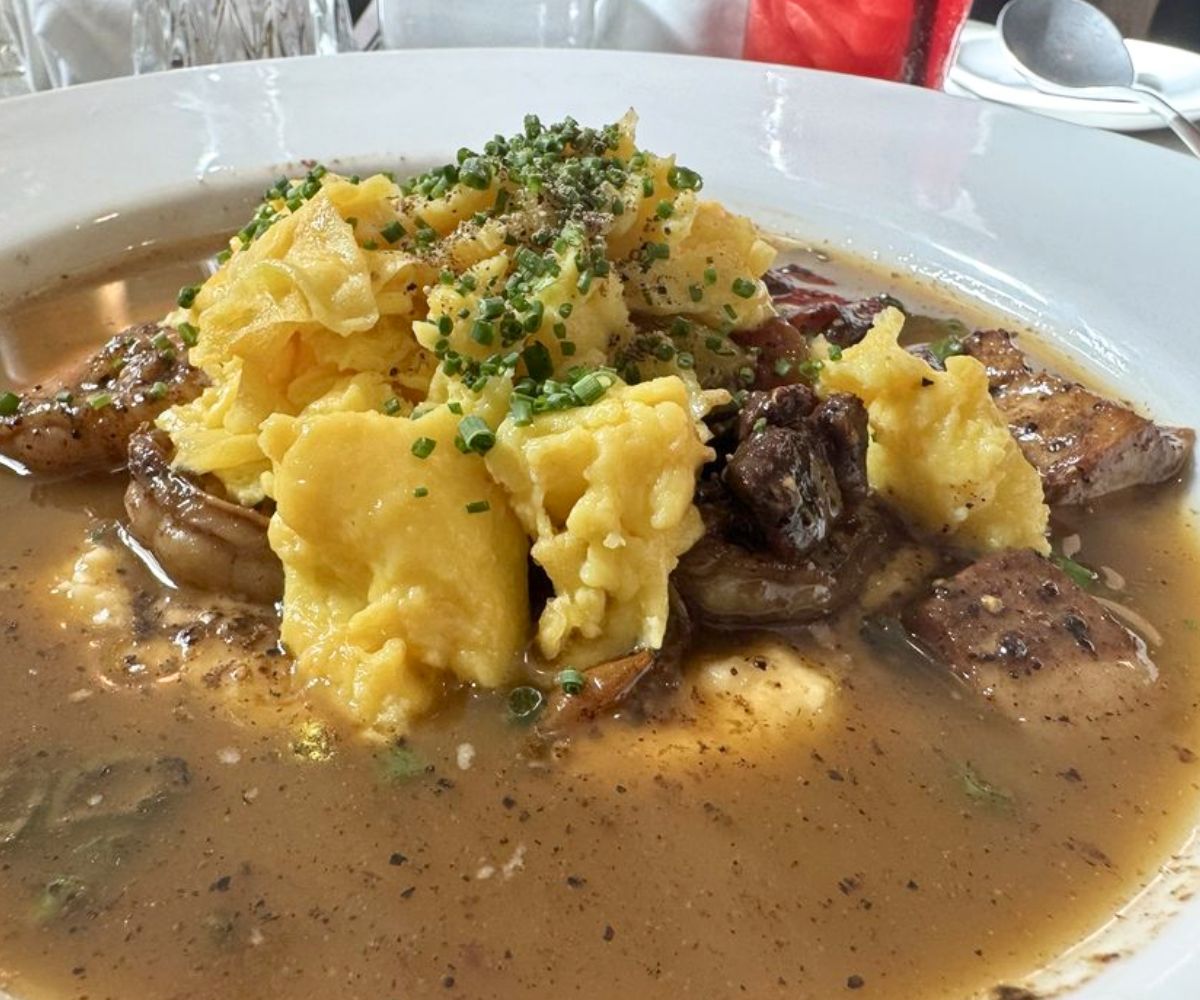 Gulf Shrimp and Grits at Elvie's in Jackson, MS