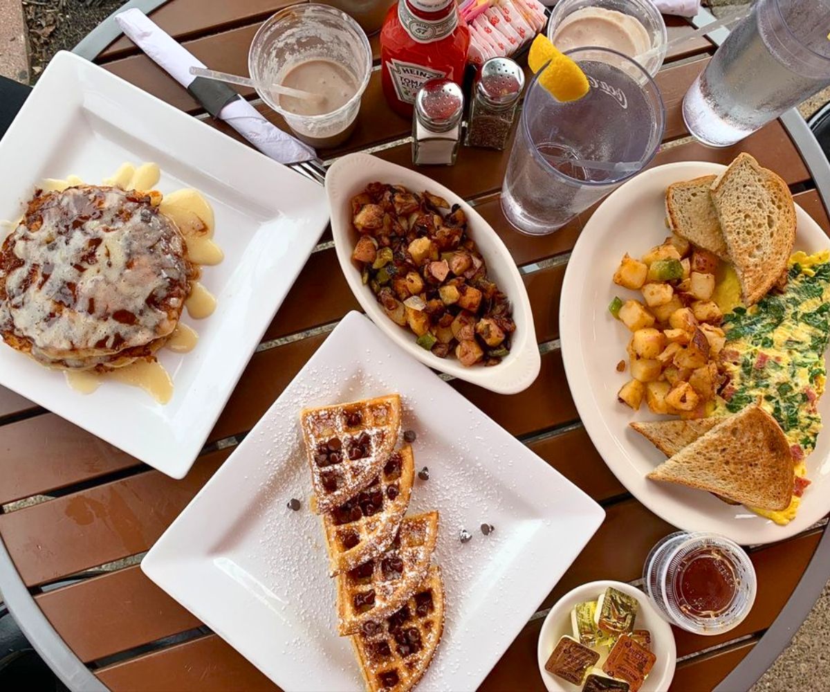 breakfast dishes at Cyndia's in Totowa, New Jersey