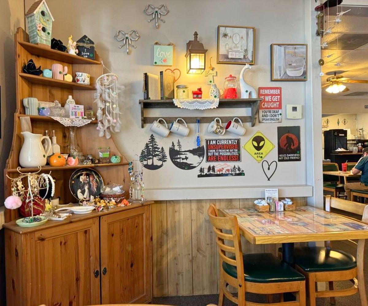 interior of Ronnie's Cafe in Glendale, Arizona