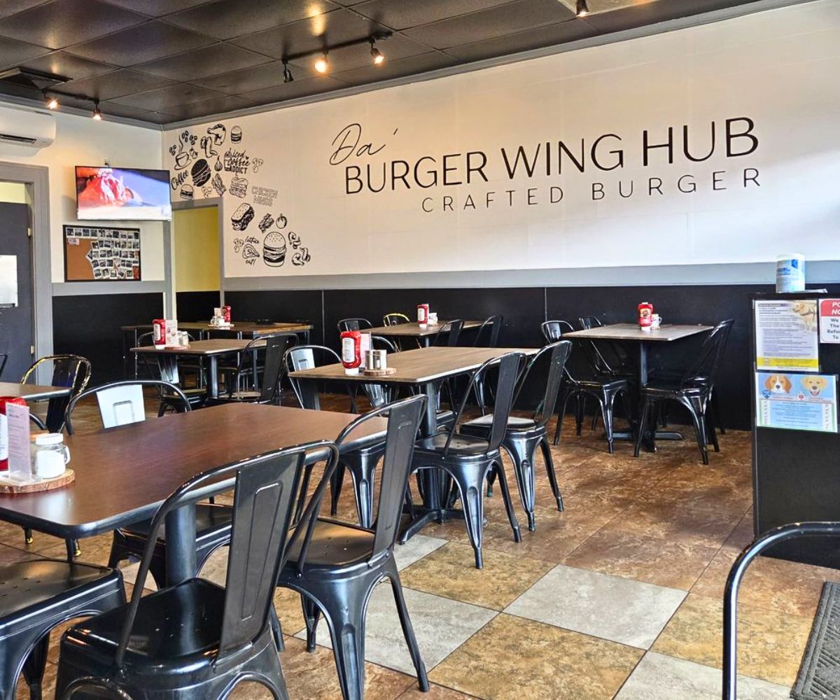 interior of Da Burger Wing Hub in Wahiawa, HI