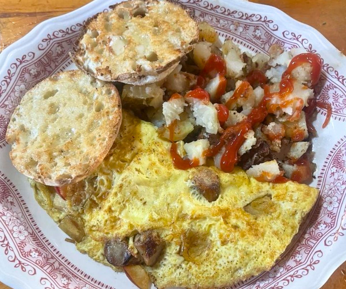 Maple Apple Omelet at Maple Sugar & Vermont Spice in Mendon, VT