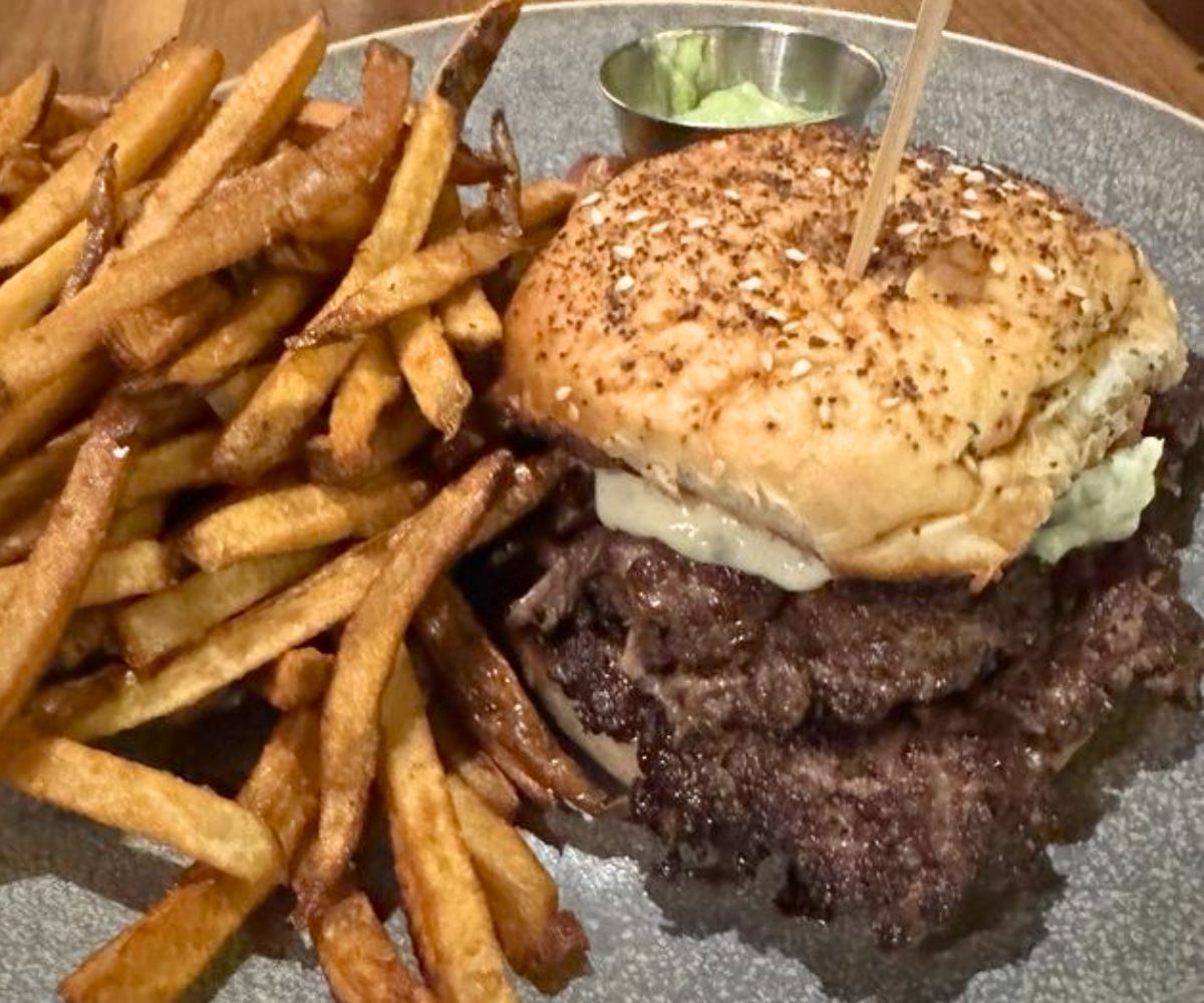 Double Cheeseburger at Tolon in Fort Wayne, IN