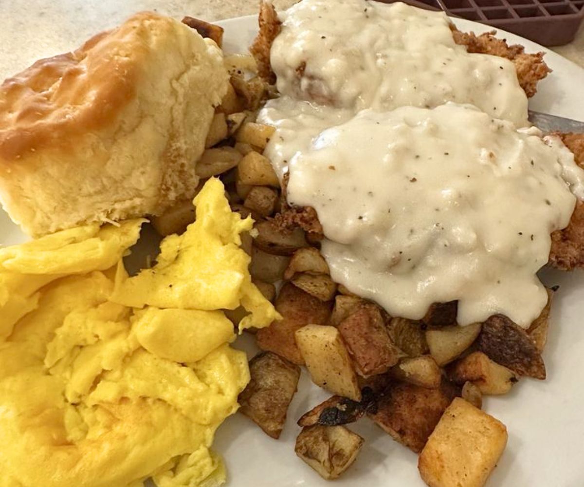 Chicken Fried Chicken at Ronnie's Restaurant in Lenexa, KS