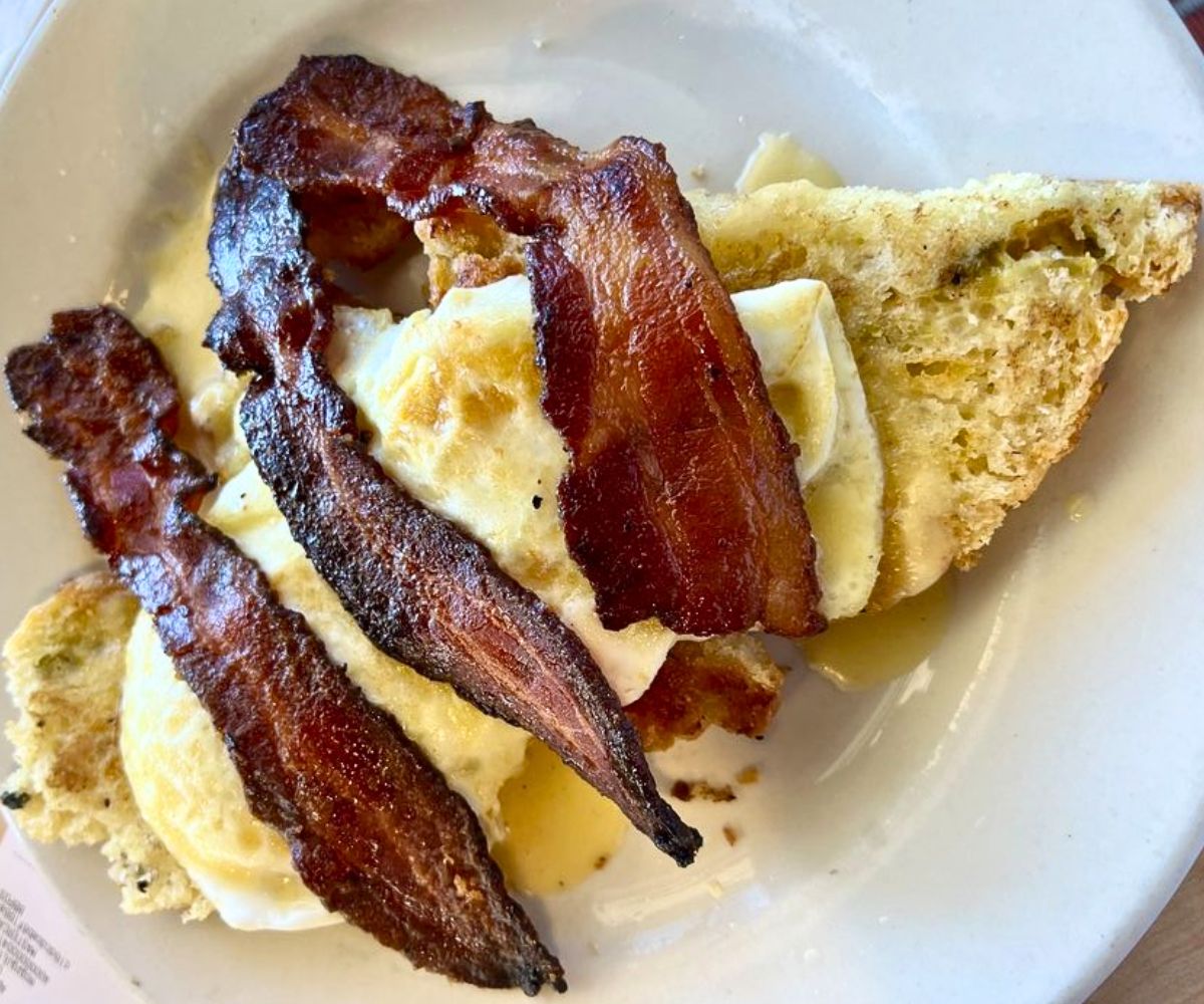 Santa Fe Eggs Benedict at Girasol Cafe & Bakery in Amarillo, Texas