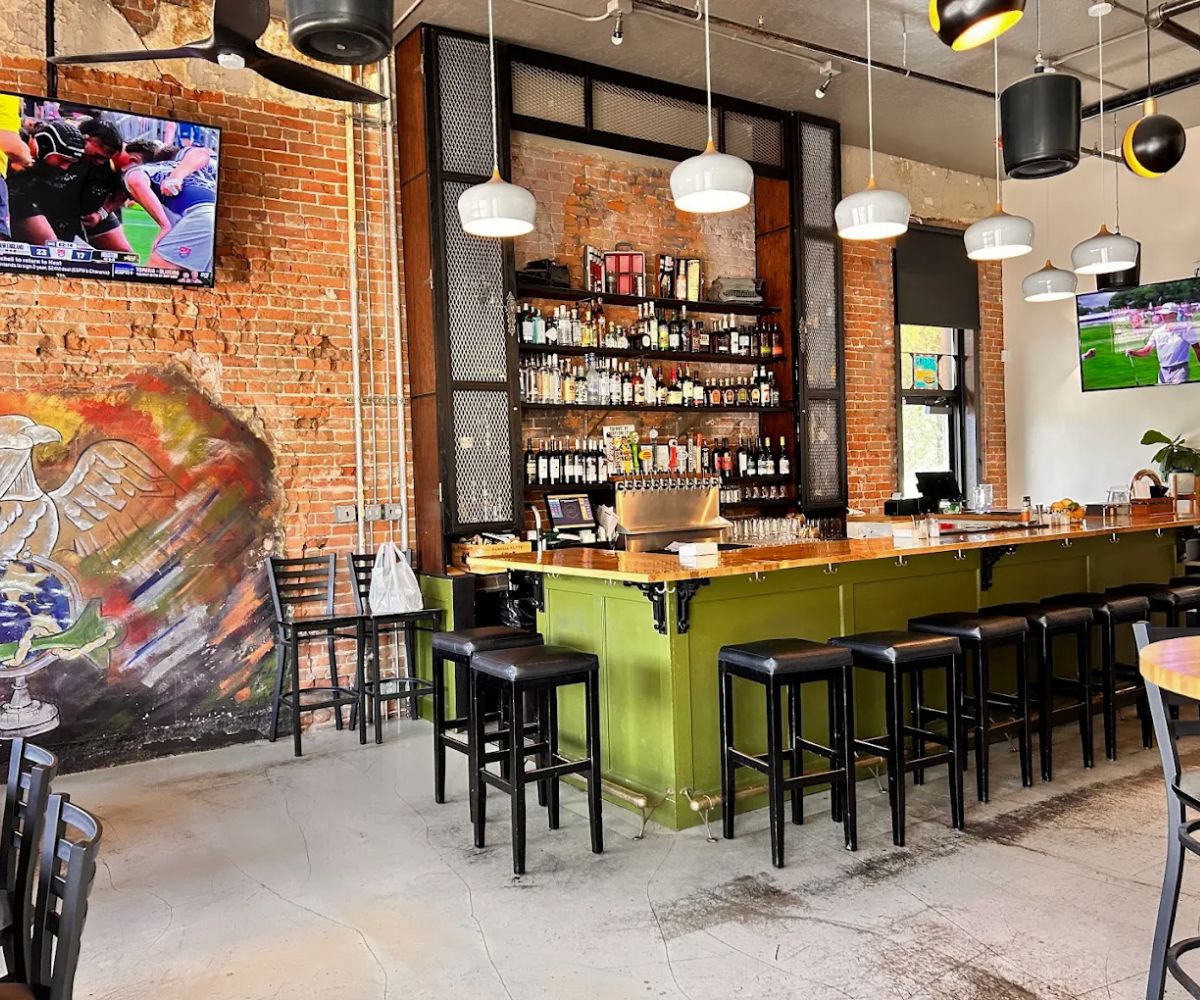 bar area at Grit 2C in Caldwell, ID