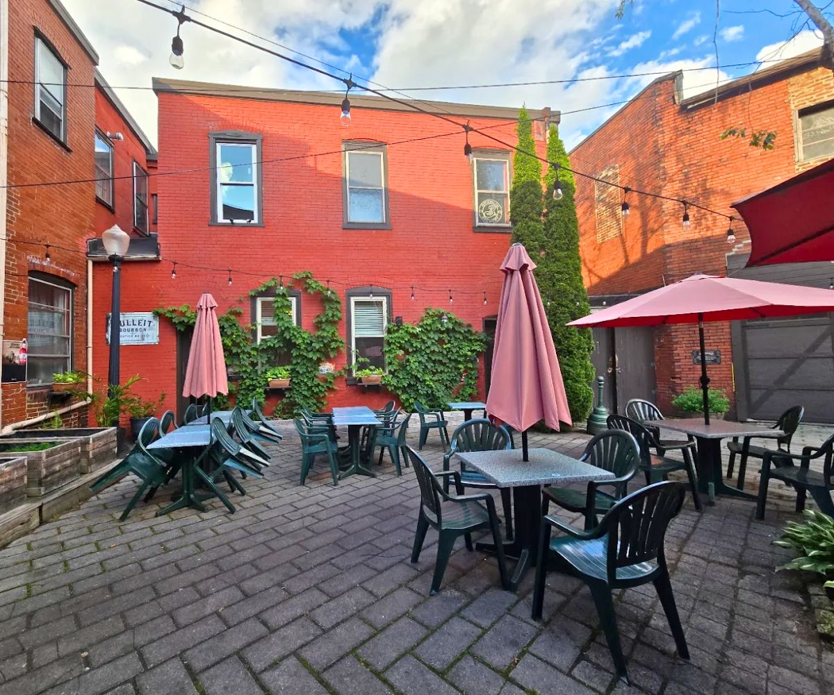 outdoor dining area of The Knickerbocker Tavern in Altoona, PA