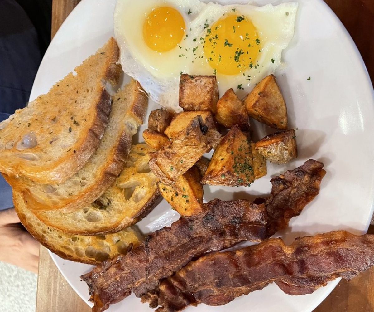 Rogue Breakfast at Rogue Island Local Kitchen & Bar in Providence, Rhode Island