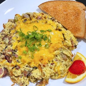 Extreme Mess at Sweet E's Cafe in Honolulu, HI