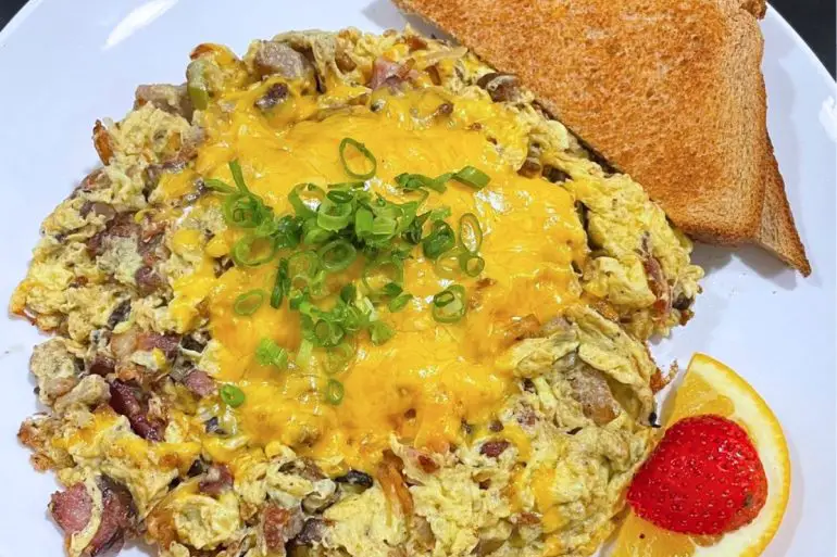 Extreme Mess at Sweet E's Cafe in Honolulu, HI