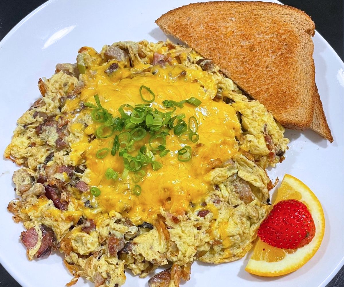 Extreme Mess at Sweet E's Cafe in Honolulu, HI