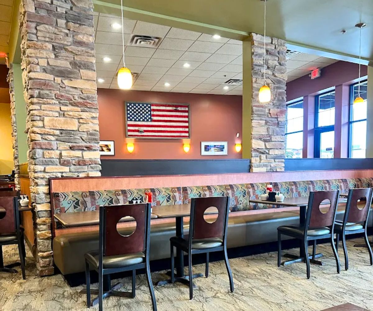 interior of The Woodbury Cafe in Woodbury, MN