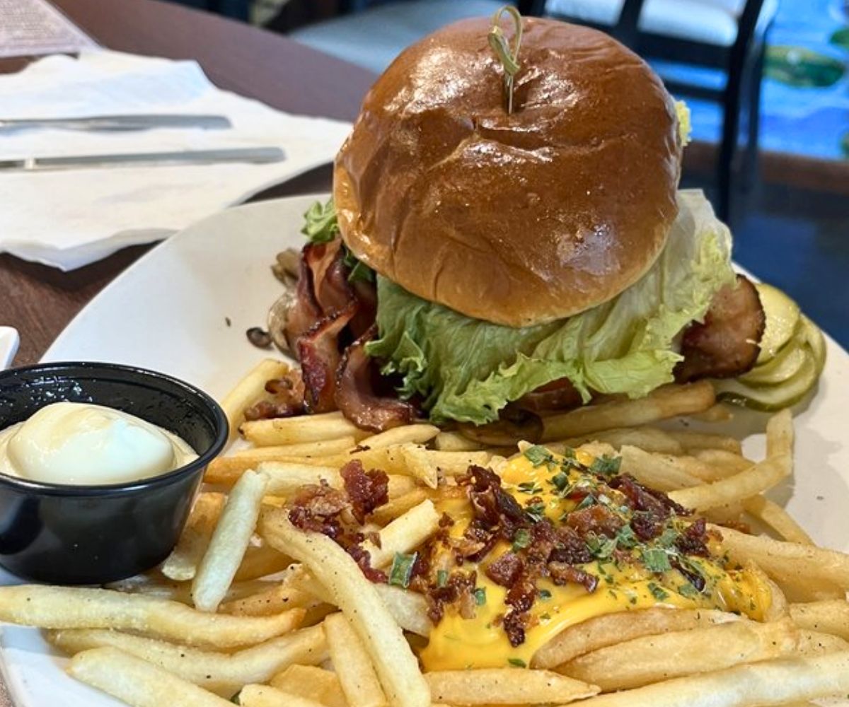 Bacon Mushroom Burger at One World in Peoria, IL
