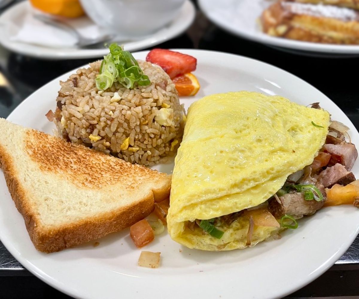 Hawaiian Omelet at Sweet E's Cafe in Honolulu, Hawaii