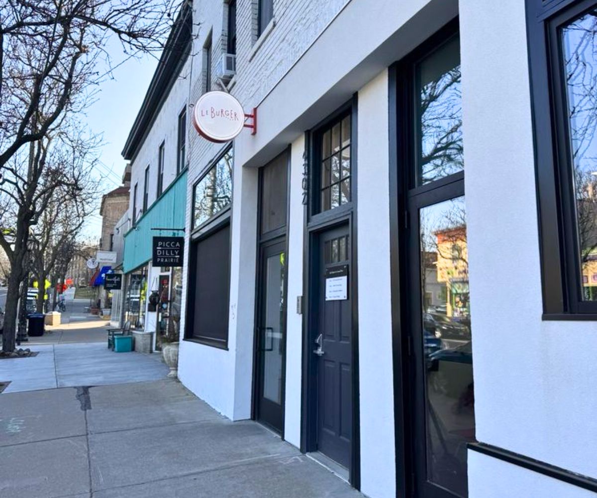 exterior of Le Burger 4304 in Minneapolis, MN
