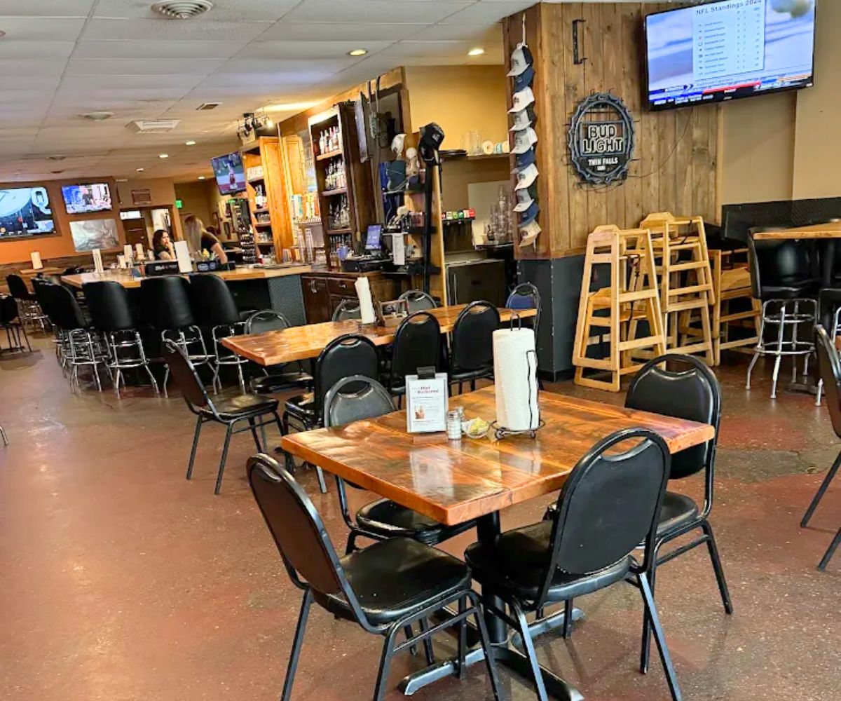 interior of Scooter's Chillin'-N-Grillin' in Twin Falls, Idaho