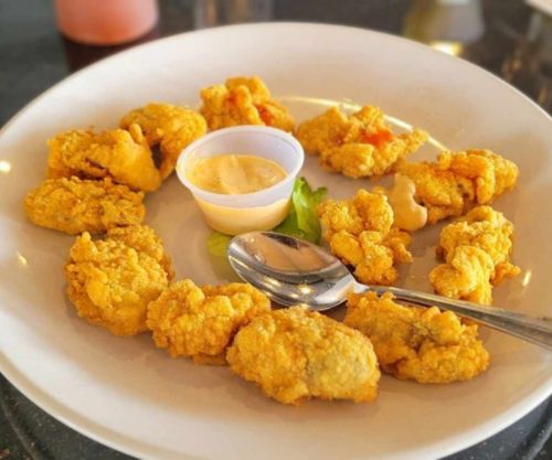 fried oysters at backstreets grill in columbia