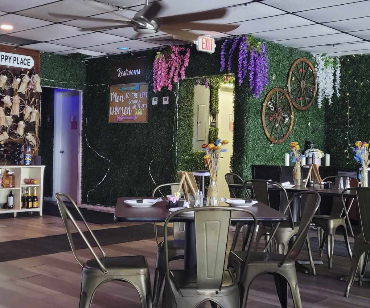 inside fat stork in davie florida