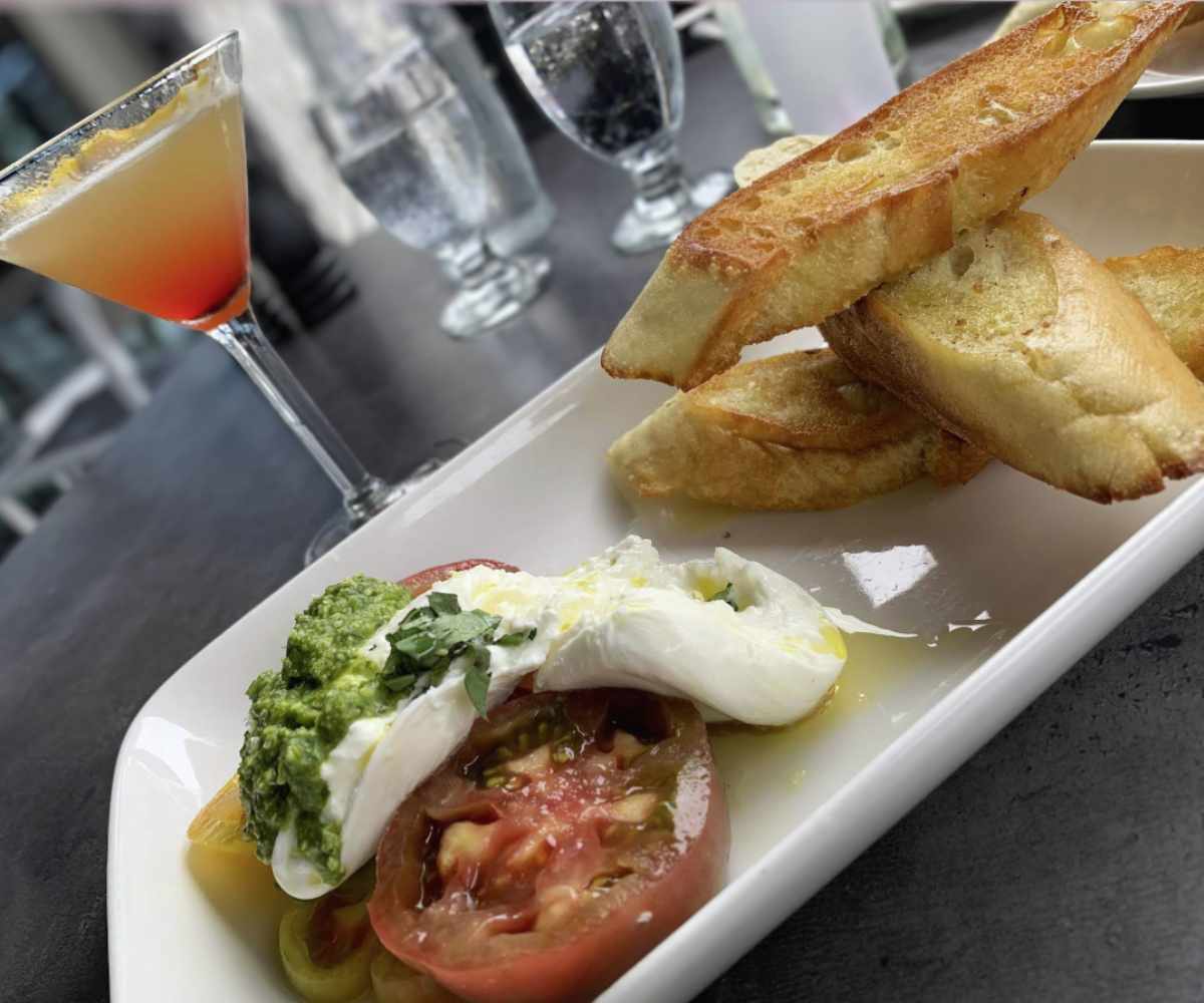 caprese and garlic bread at Di Campli’s Italian Ristorante in waco texas