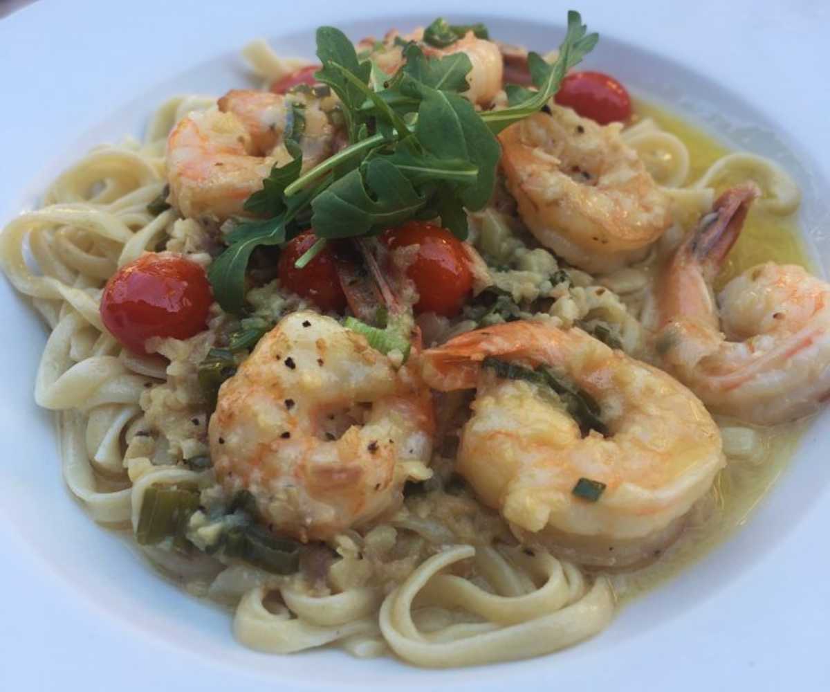 shrimp scampi at pia's trattoria in gulfport florida