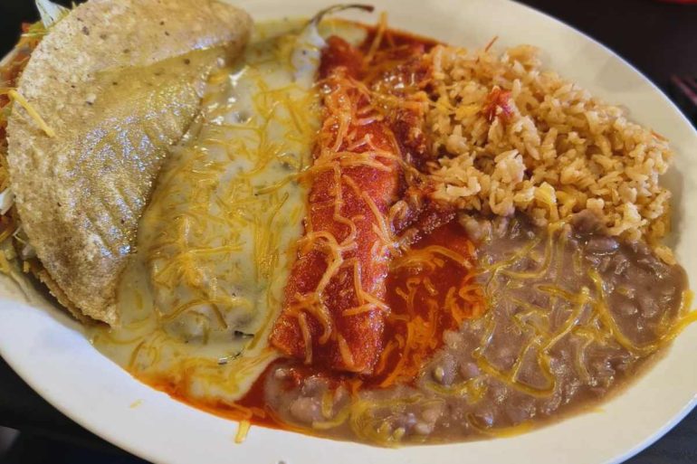 enchilada plate at calle chile in Mesa AZ