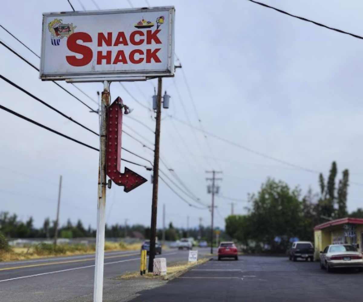 outside sign at snack shack in eugene or