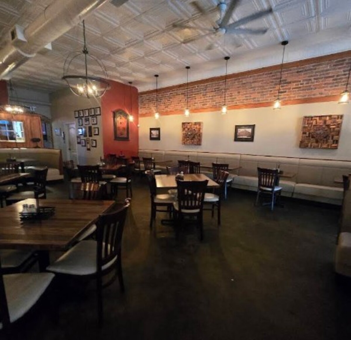 at Wholly Smokin' Downtown located in Florence, SC.