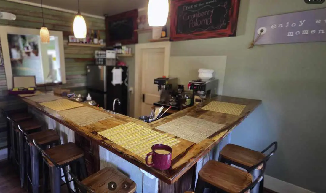 bar area of pine street cafe in pasadena texas