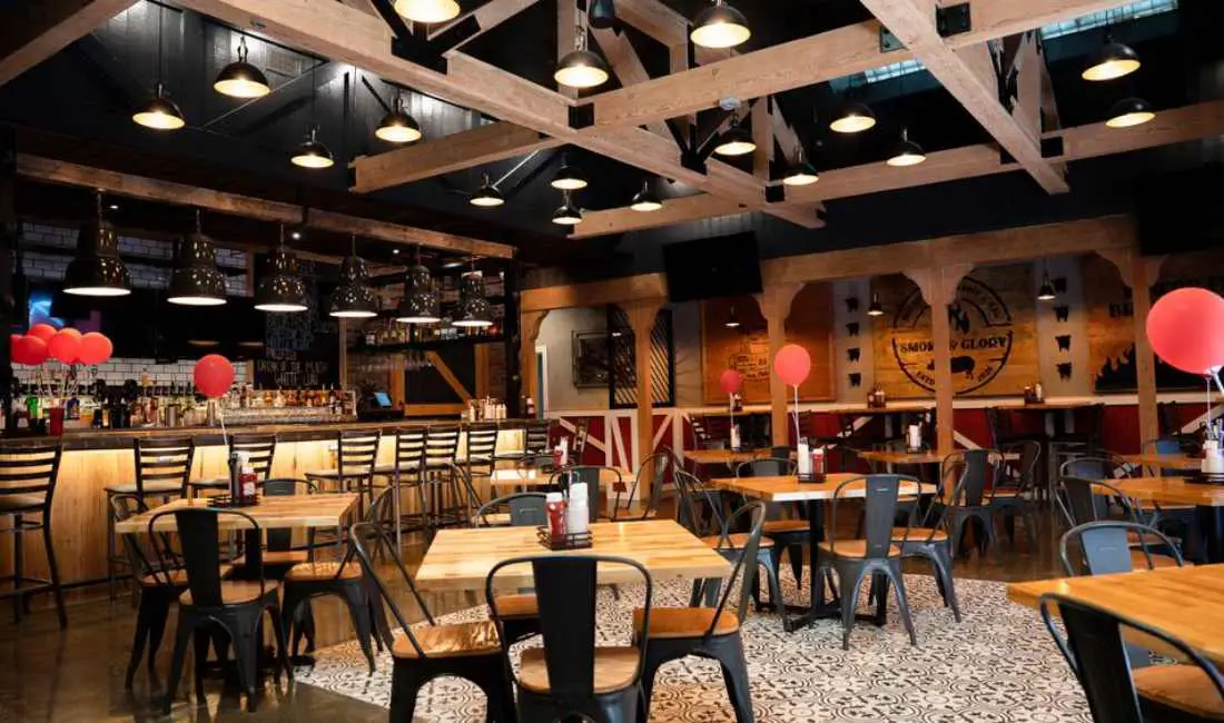 inside smoke & glory bbq in chula vista ca