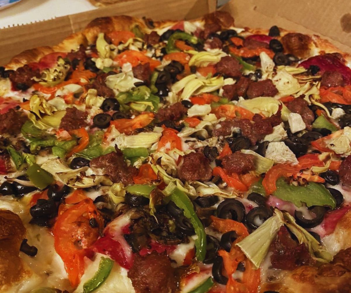 Nizario's Pizza And Grill Featured Image