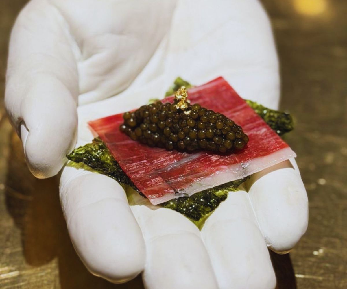 é by José Andrés Caviar