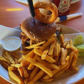 Leo's Country Kitchen Featured Image