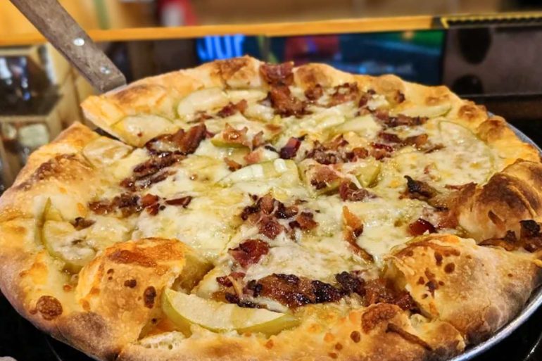 Rutland Raider Pizza at Hop'n Moose in Rutland, Vermont