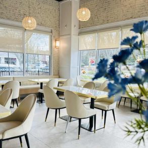 inside little lantern in roswell Georgia