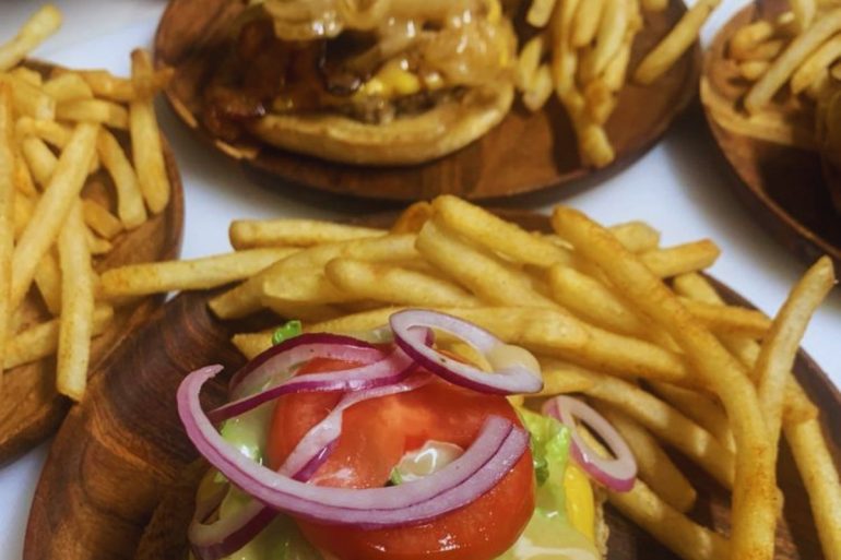 Rey TJ Burgers - Burger & Fries