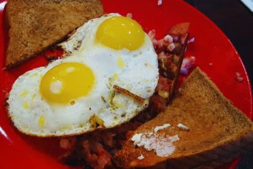 Jim's On Main - Corned Beef & Hash with Toast & Eggs