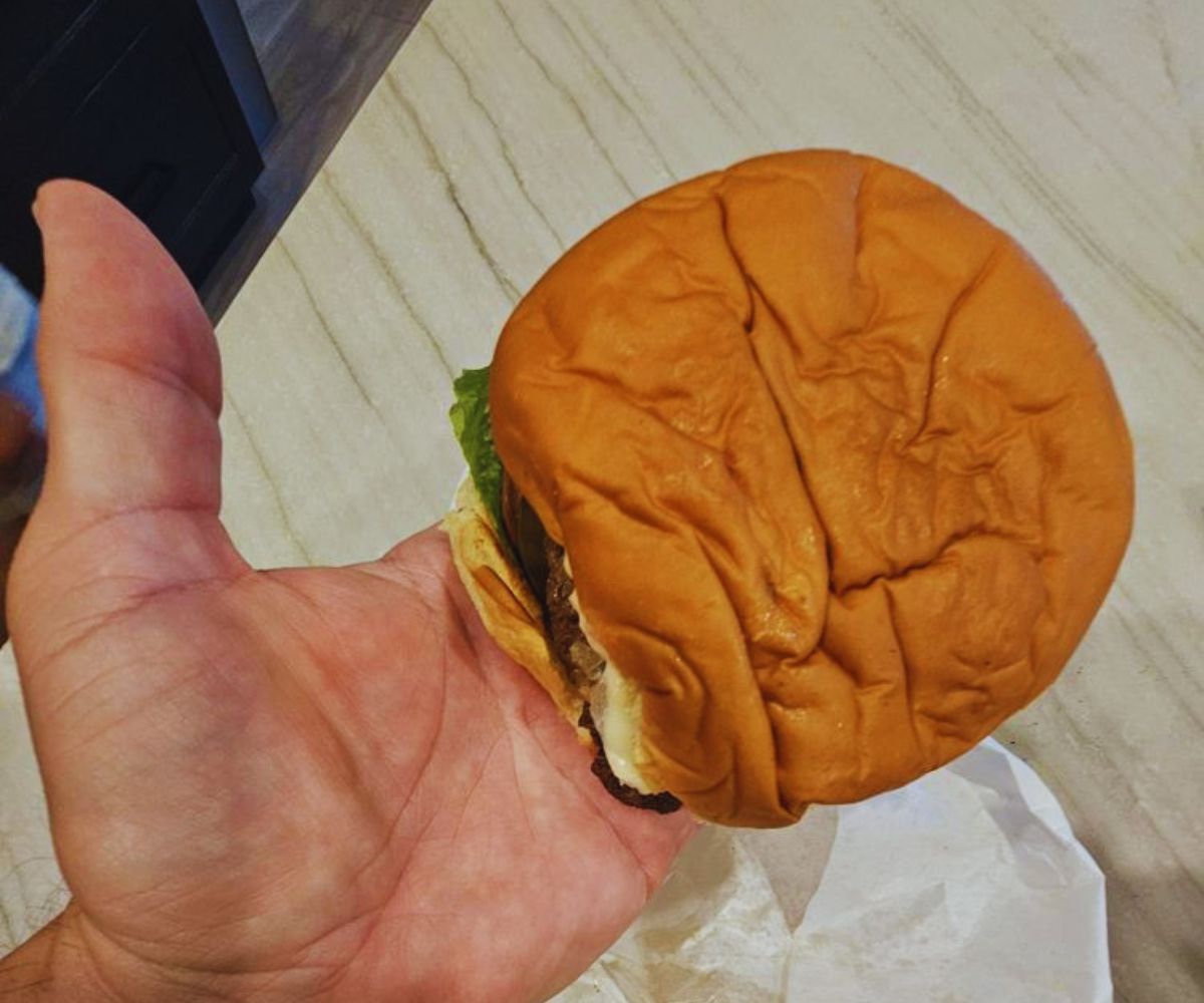 Burger Hut - Tiny Burger
