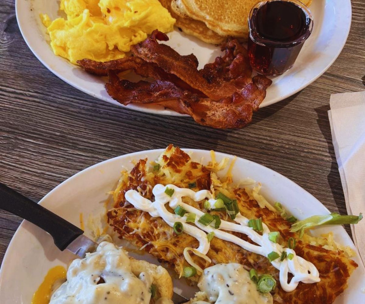 Biscuits Cafe - Biscuit and Gravy, Pancake Combo