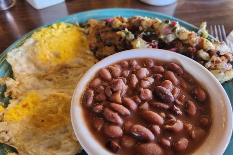 Food at Miz Zip's located in Flagstaff AZ
