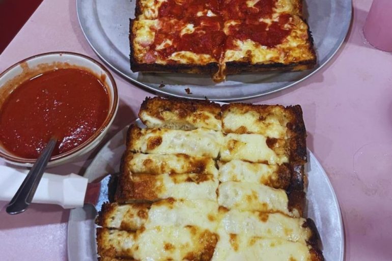 Photos for Loui's Pizza