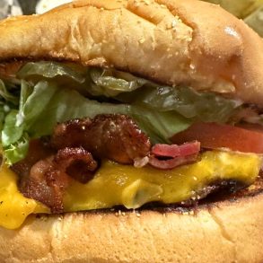 Bacon Cheeseburger at Wibbley's in Bellevue, Washington
