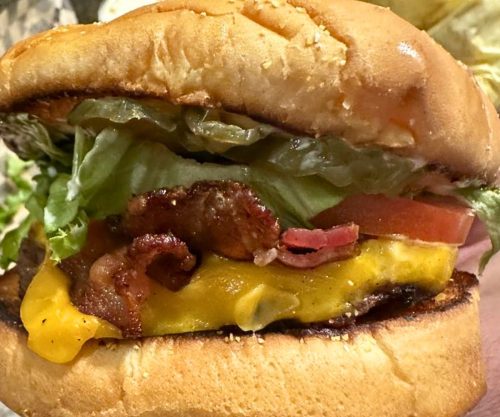 Bacon Cheeseburger at Wibbley's in Bellevue, Washington