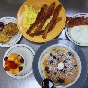Country Kitchen - Breakfast Plates